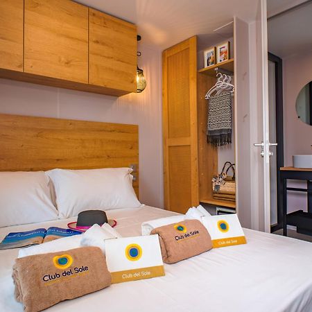 Club Del Sole Stork Family Collection Hotel Джулианова Екстериор снимка