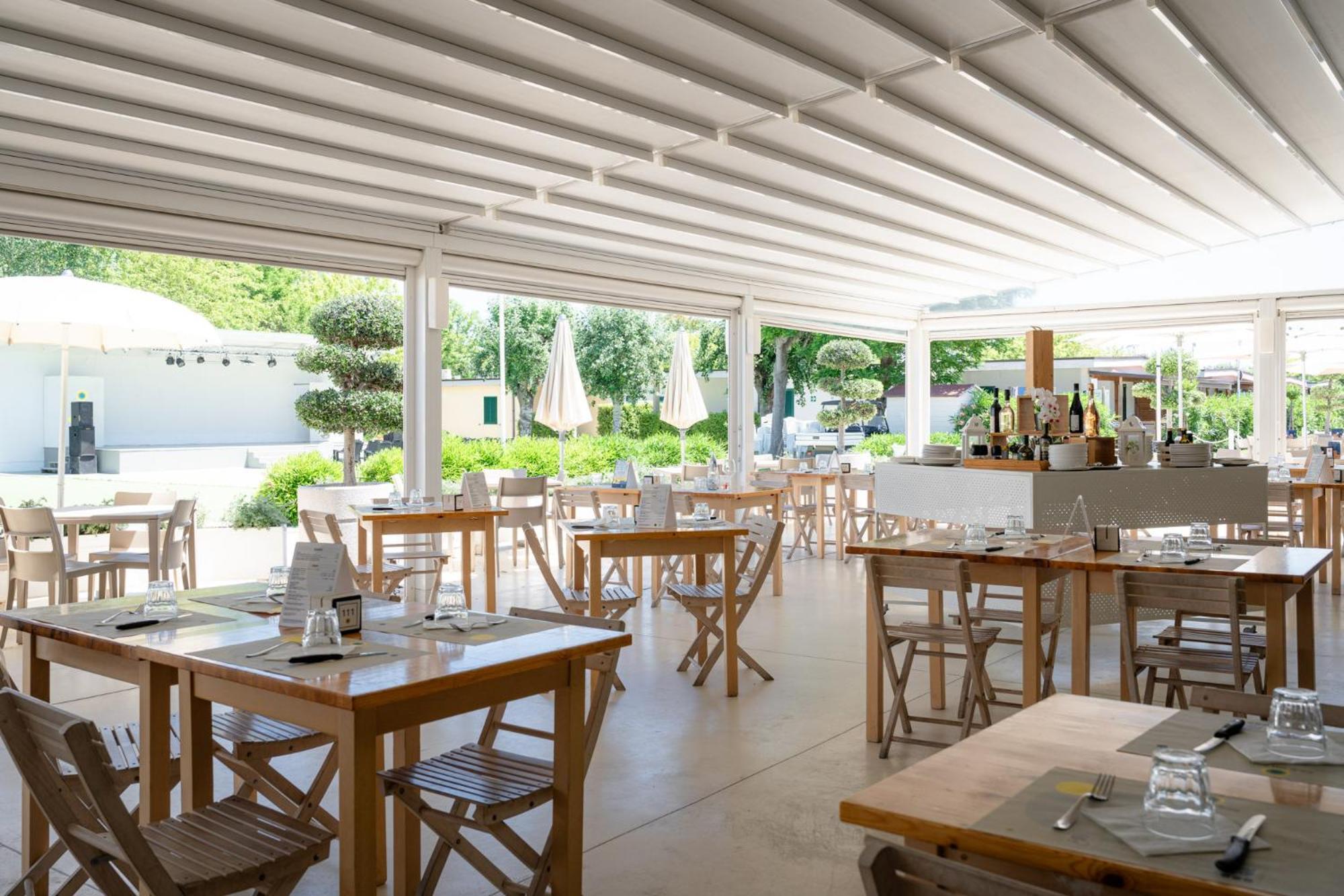 Club Del Sole Stork Family Collection Hotel Джулианова Екстериор снимка