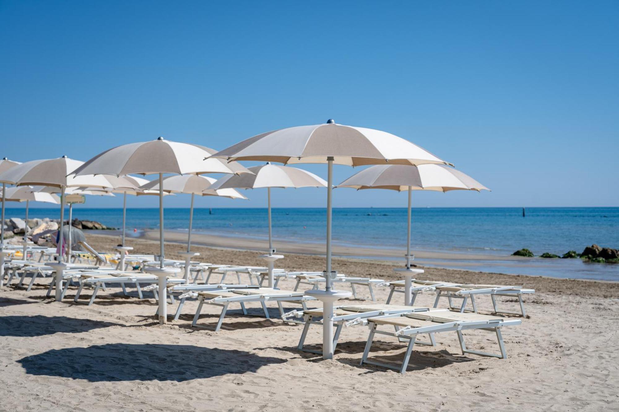 Club Del Sole Stork Family Collection Hotel Джулианова Екстериор снимка